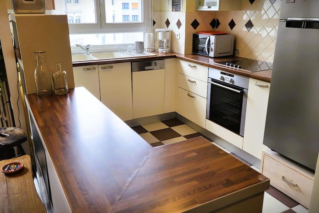 Appartement Des Beaux-Arts Besancon Bagian luar foto