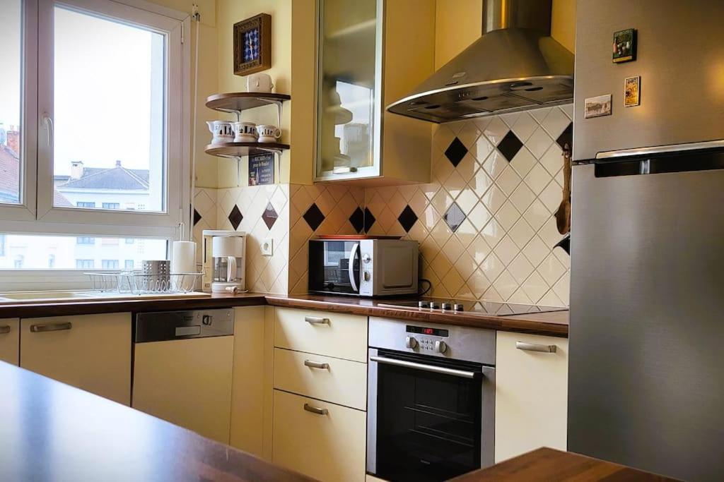 Appartement Des Beaux-Arts Besancon Bagian luar foto